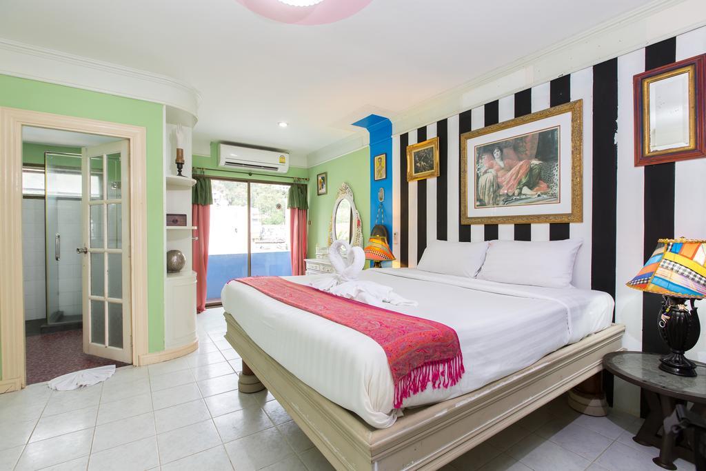 Barefoot Hotel Kalim Beach Front Patong Экстерьер фото